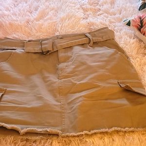 So size 13 cardigan skirt with side pockets